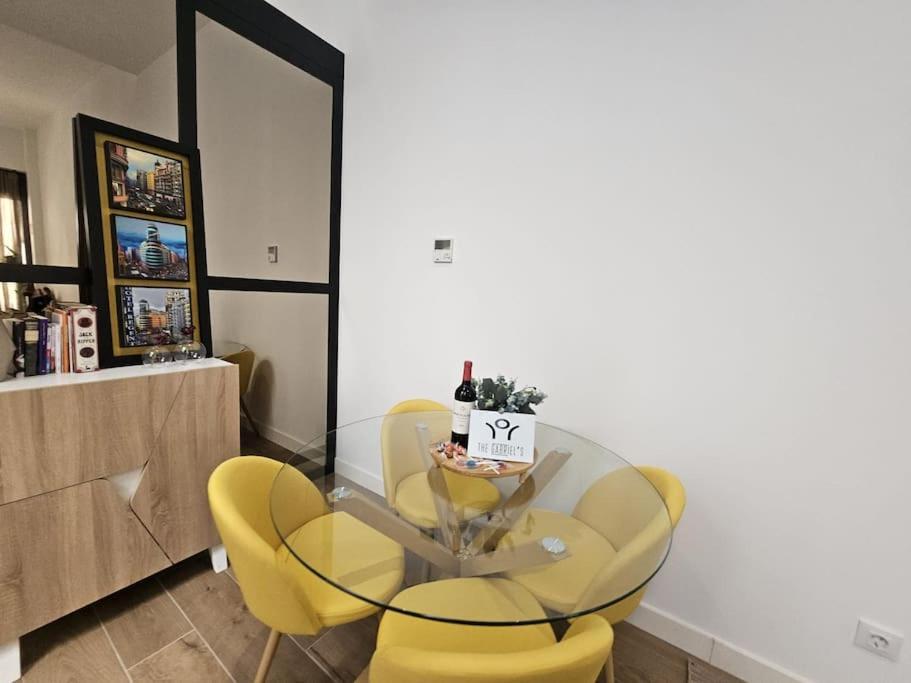 The Gabriels Con Terraza Apartment มาดริด ภายนอก รูปภาพ