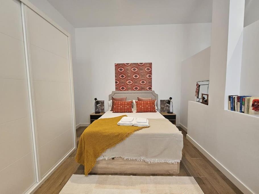 The Gabriels Con Terraza Apartment มาดริด ภายนอก รูปภาพ