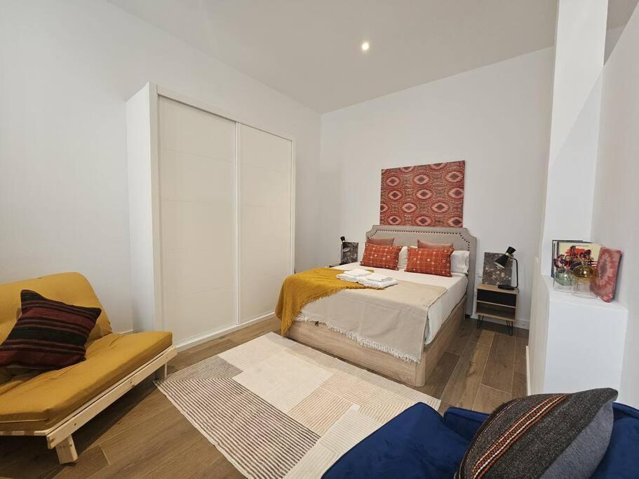 The Gabriels Con Terraza Apartment มาดริด ภายนอก รูปภาพ